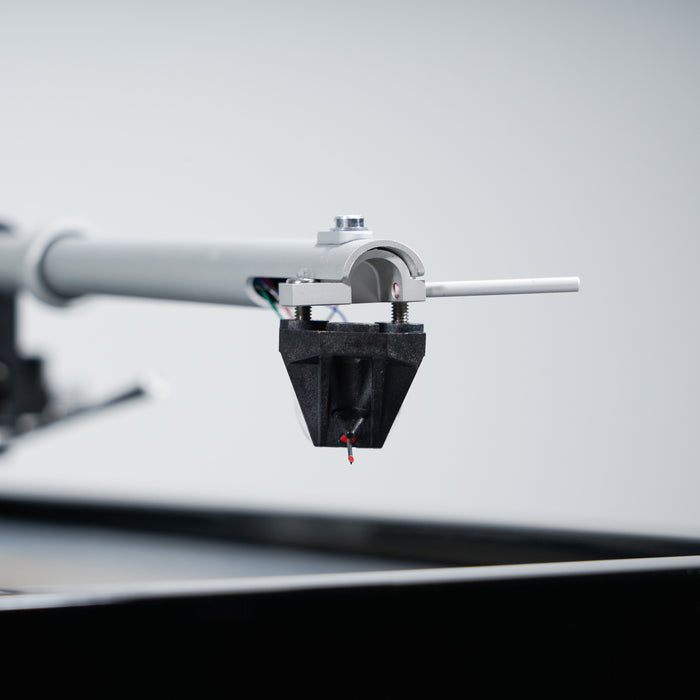 Thorens TD 1600 Belt-Drive Turntable; TP 92 Tonearm; Rega Ania MC Cartridge