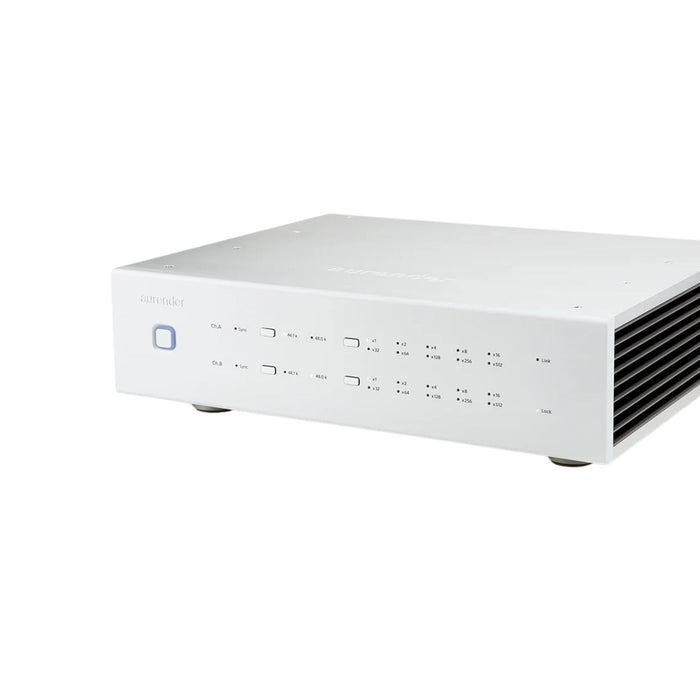 Aurender MC20 Reference Master / Word Clock angled view