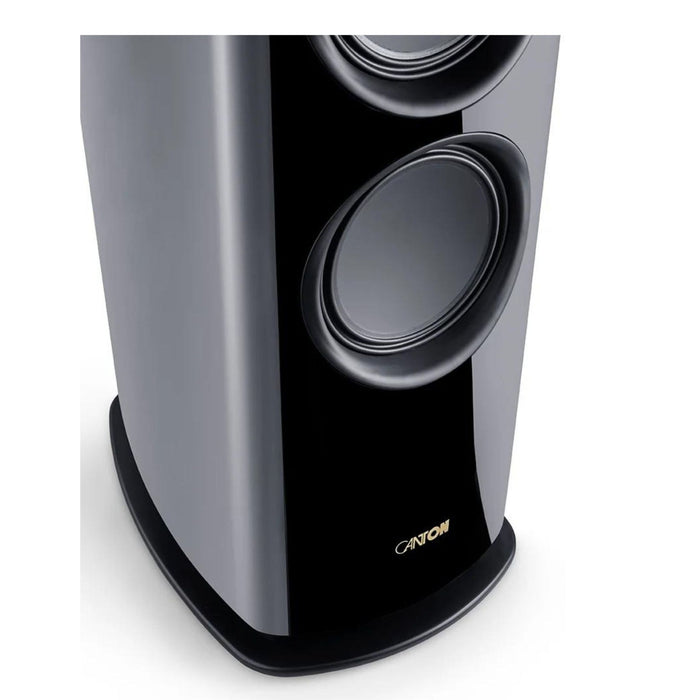 Canton Reference 2 Floorstanding speaker, black piano close up woofer