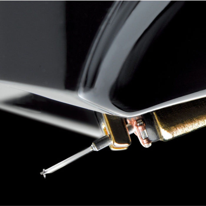 Hana Umami Black Low-Output Moving Coil Cartridge, detail view of diamond cantilever
