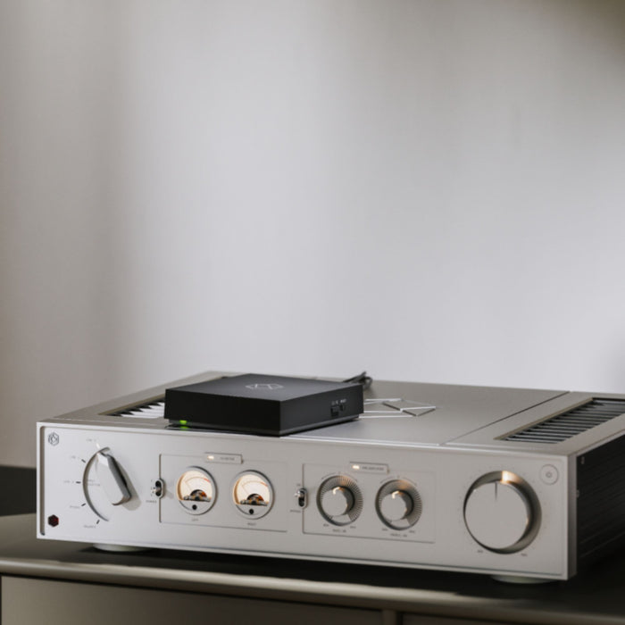 HiFi Rose Air Lite RW800 Streaming Module lifestyle shot