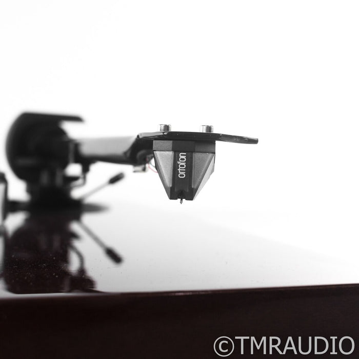 Pro-Ject 1Xpression Carbon Classic Turntable; Black; Ortofon 2M Silver (Open Box / Warranty)