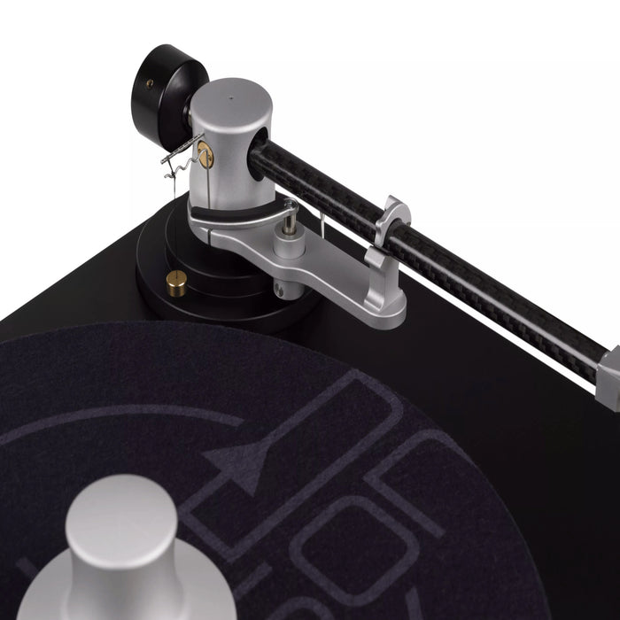 Ultralight carbon fiber tonearm of Mark Levinson No 5105 turntable