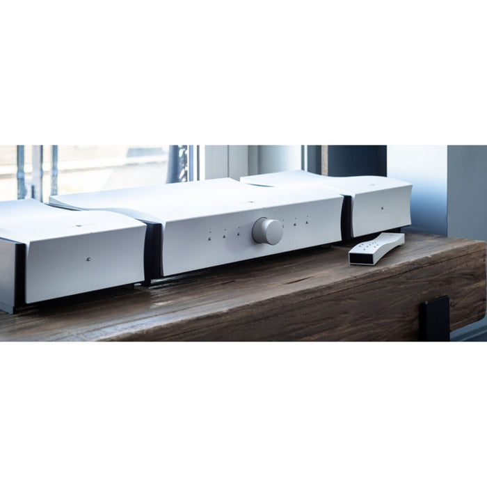 Mola Mola Makua Preamplifier
