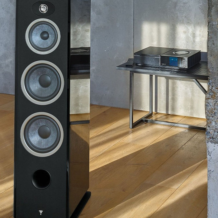 Naim Uniti Star All-In-One Wireless Music Player, lifestyle photo in listening room with Focal speakers