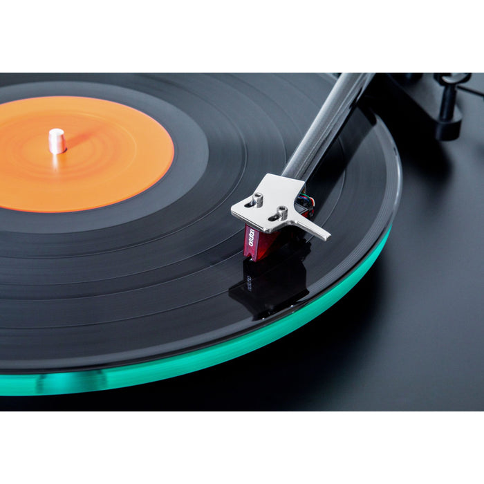 NAD C 588 Turntable