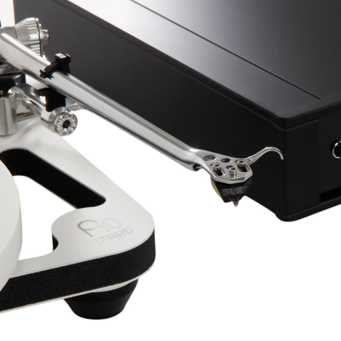 Rega Planar 10 Belt-Drive Turntable cartridge detail