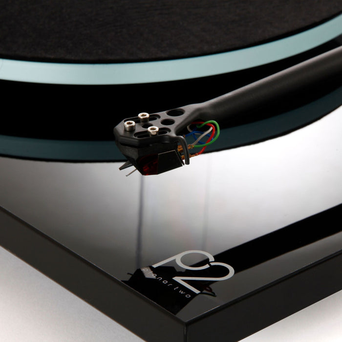Rega Planar 2 Belt-Drive Turntable with Nd3 MM Cartridge, detail view Rega Nd3 MM Cartridge