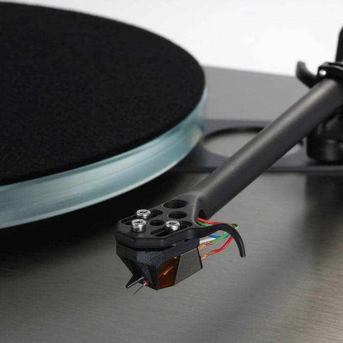Rega Planar 6 RS Turntable detail