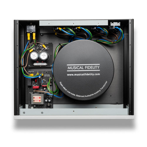 Musical Fidelity BPC16 Power Conditioner black, detail
