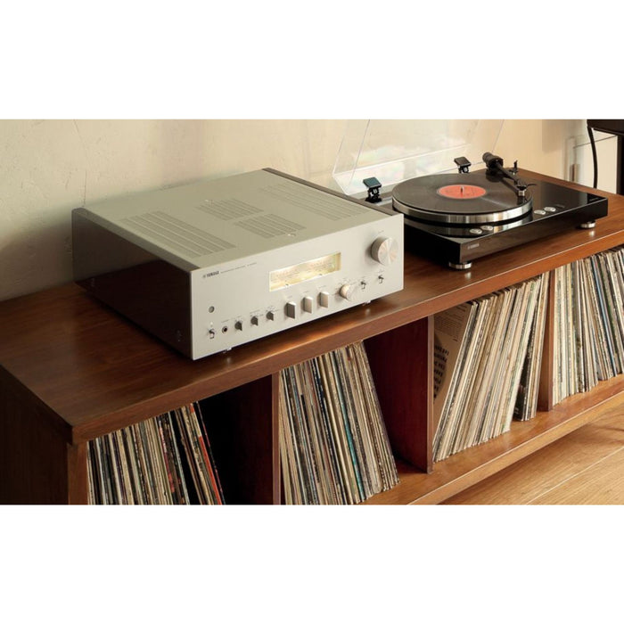 Yamaha A-S2200 Stereo Integrated Amplifier lifestyle photo with turntable