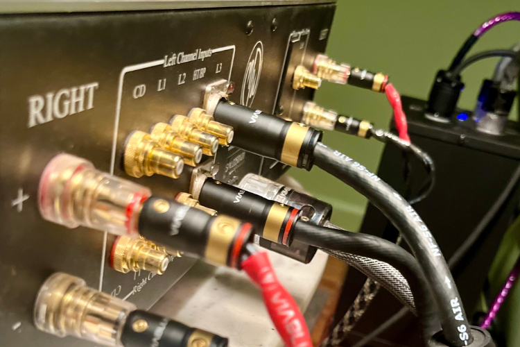 VIABLUE high-end audio cables featuring multi-layer shielding and ferrites to eliminate EMI/RFI and lower the system noise floor. VIABLUE high-end audio cables featuring multi-layer shielding and ferrites to eliminate EMI/RFI and lower the system noise floor.