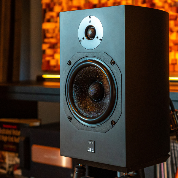 ATC SCM11 bookshelf Speaker in Black 