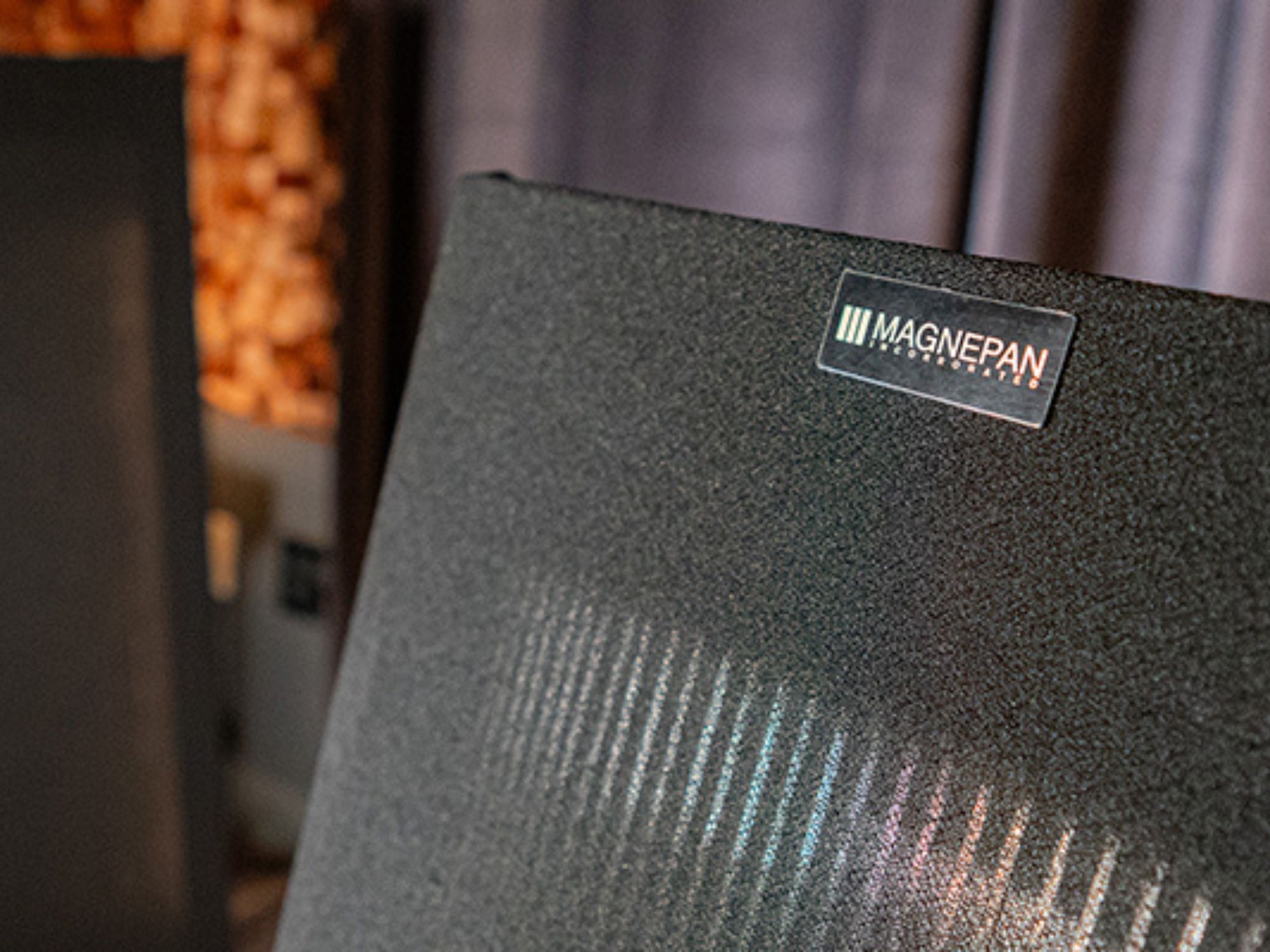 Maggie Speakers Magnepan